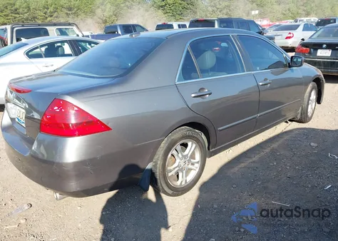 2006 Honda Accord 2.4 Ex z USA, uszkodzony, nr VIN 1HGCM56886A031187